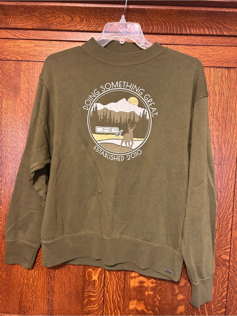 DSG Outerwear green sweatshirt L